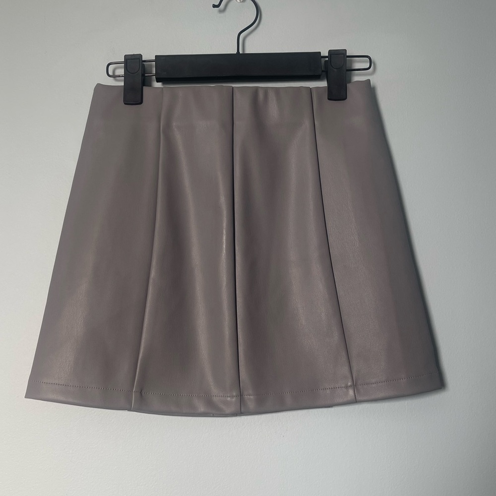 Robertson & Rodeo Gray Leather Mini Skirt